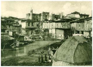 Общий вид на медресе Кукельдаш со стороны канала Чорсу в начале ХХ века