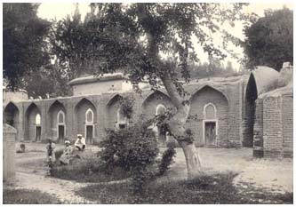 Вид внутреннего двора медресе Ишанкула дадхо